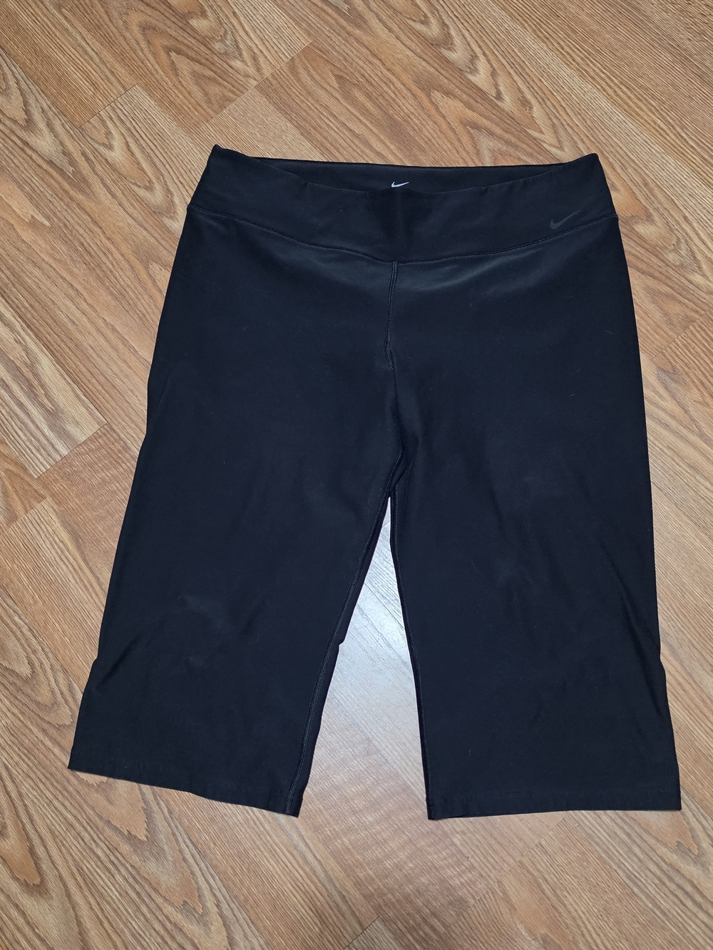 NIKE DRI- FIT Mid Length Athletic Shorts- Black
